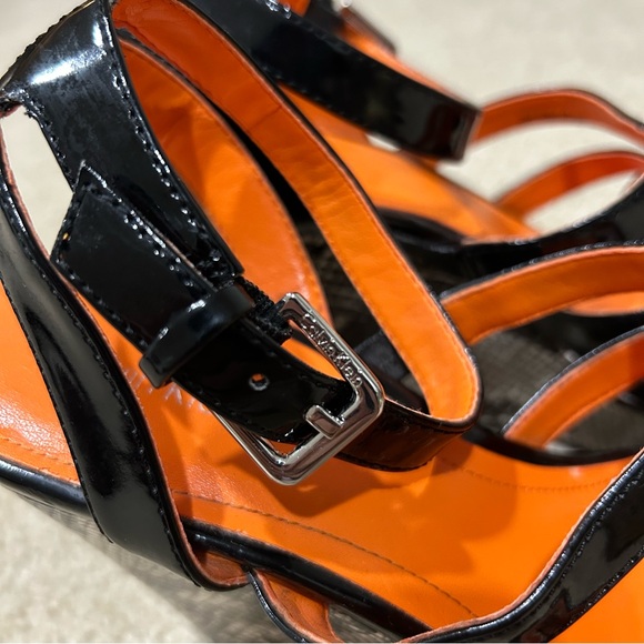 CALVIN KLEIN Patent Leather Wedge Sandals Size 8M - Picture 5 of 10